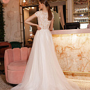 Свадебное лпатье с легкой юбкой и кружевным верхом фото