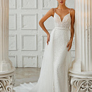 Свадебное платье рыбка на тонких бретелях фото