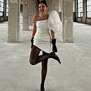 Короткое свадебное платье на одно плечо фото