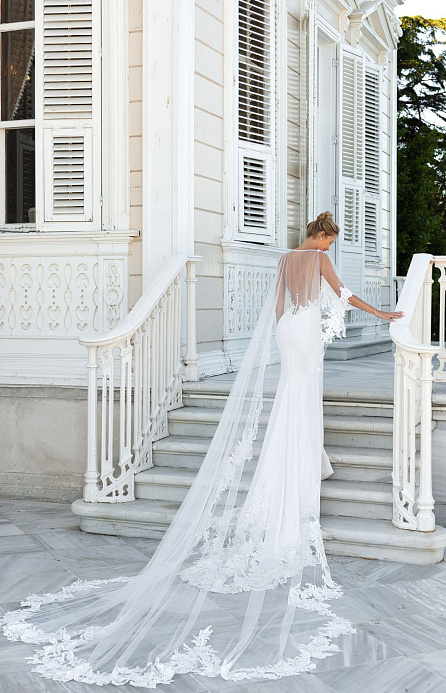 Кейп с кружевной окантовкой фото