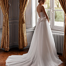 Свадебный комплект с роскошным корсетом фото