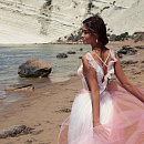 Свадебное платье с розовым оттенком