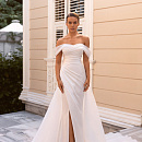 Стильное свадебное платье со спущенными плечиками фото