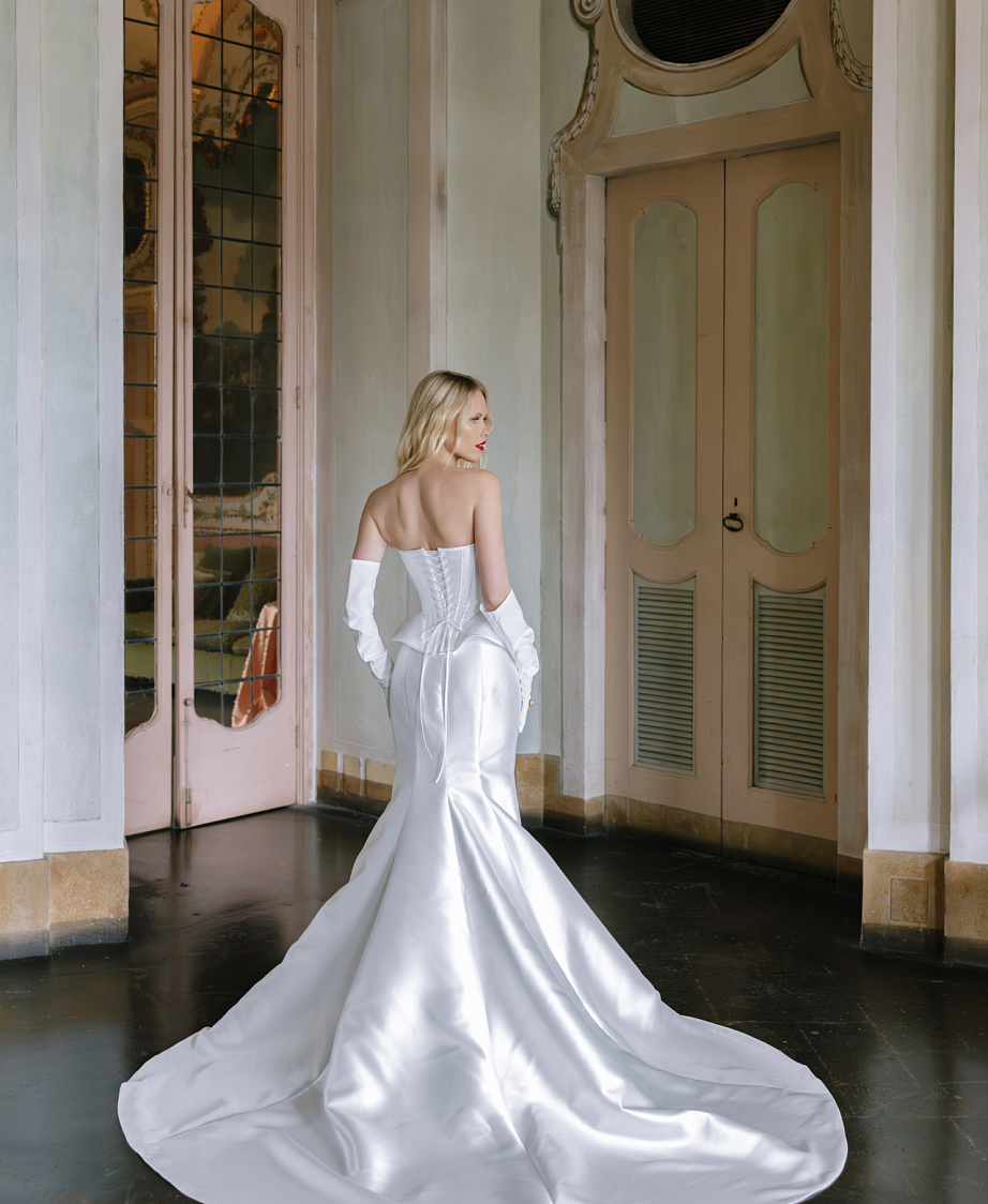 Стильный свадебный комплект с корсетом и юбкой из микадо фото