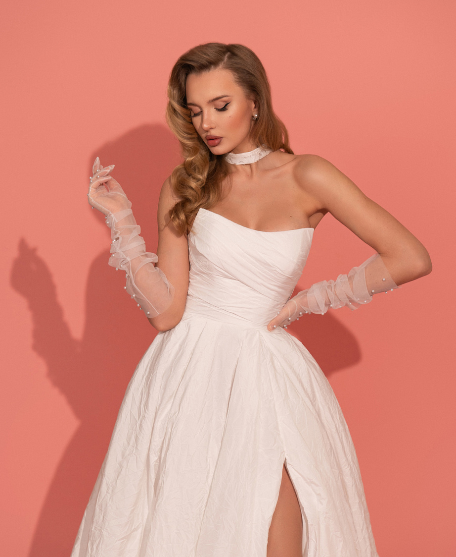 Стильное свадебное платье из тафты фото