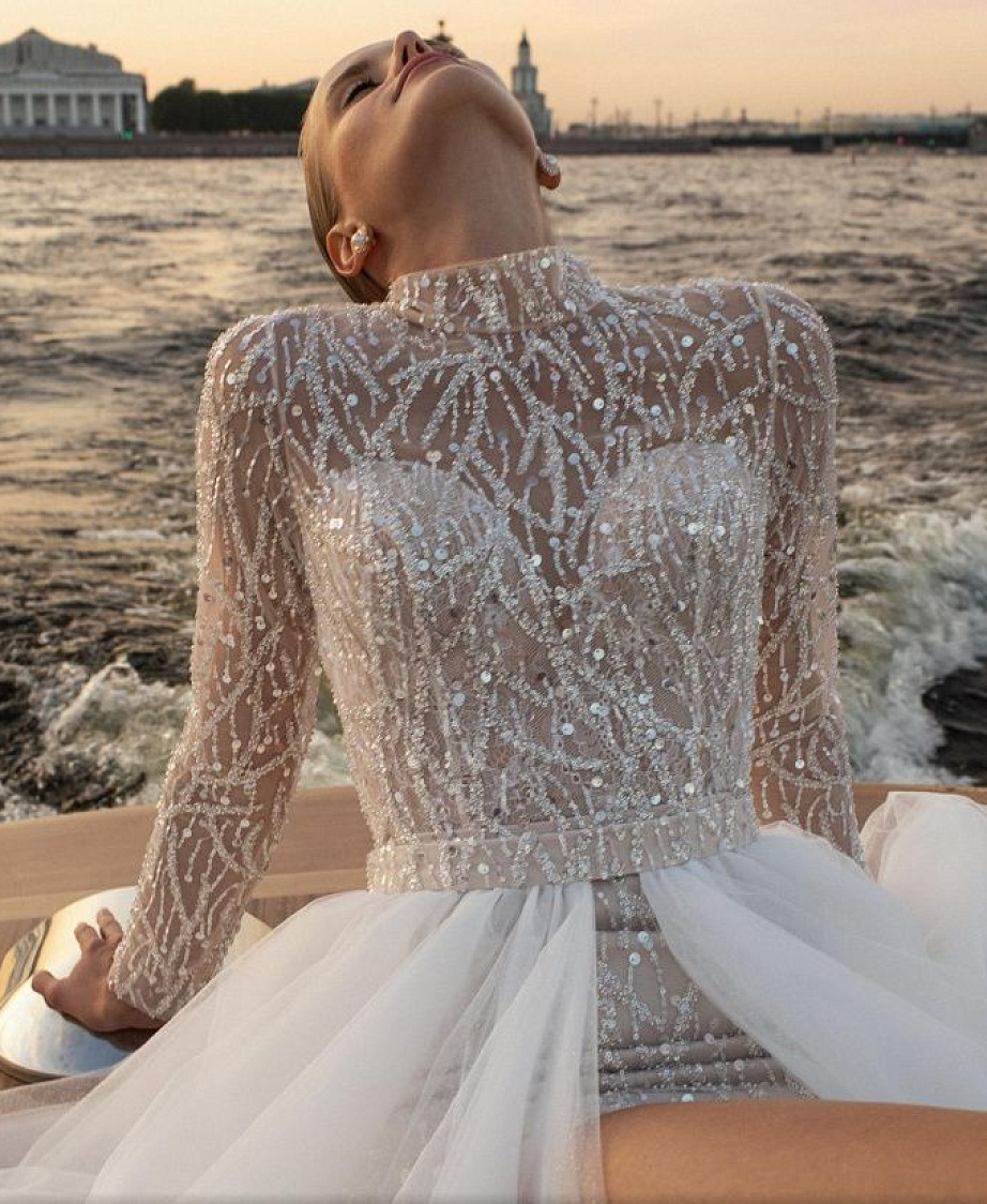 Свадебное платье мини со съемной юбкой фото