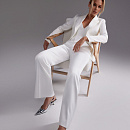 Стильный свадебный костюм-тройка из стрейч атласа фото