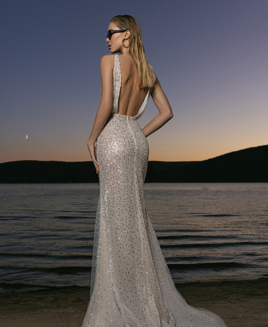 Свадебное платье русалка с роскошной расшивкой фото