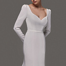 Лаконичное сваебное платье из крепа фото