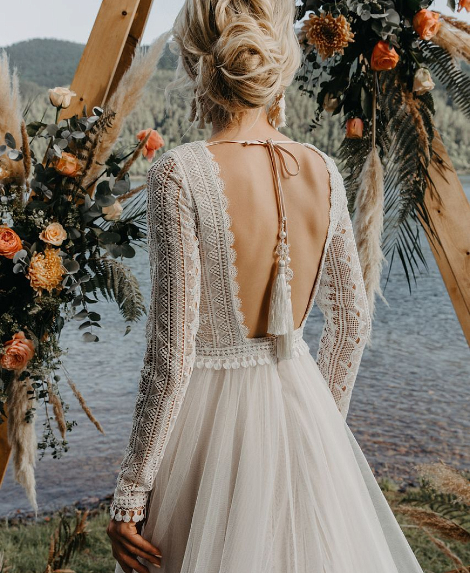 Красивое свадебное платье с открытой спиной фото