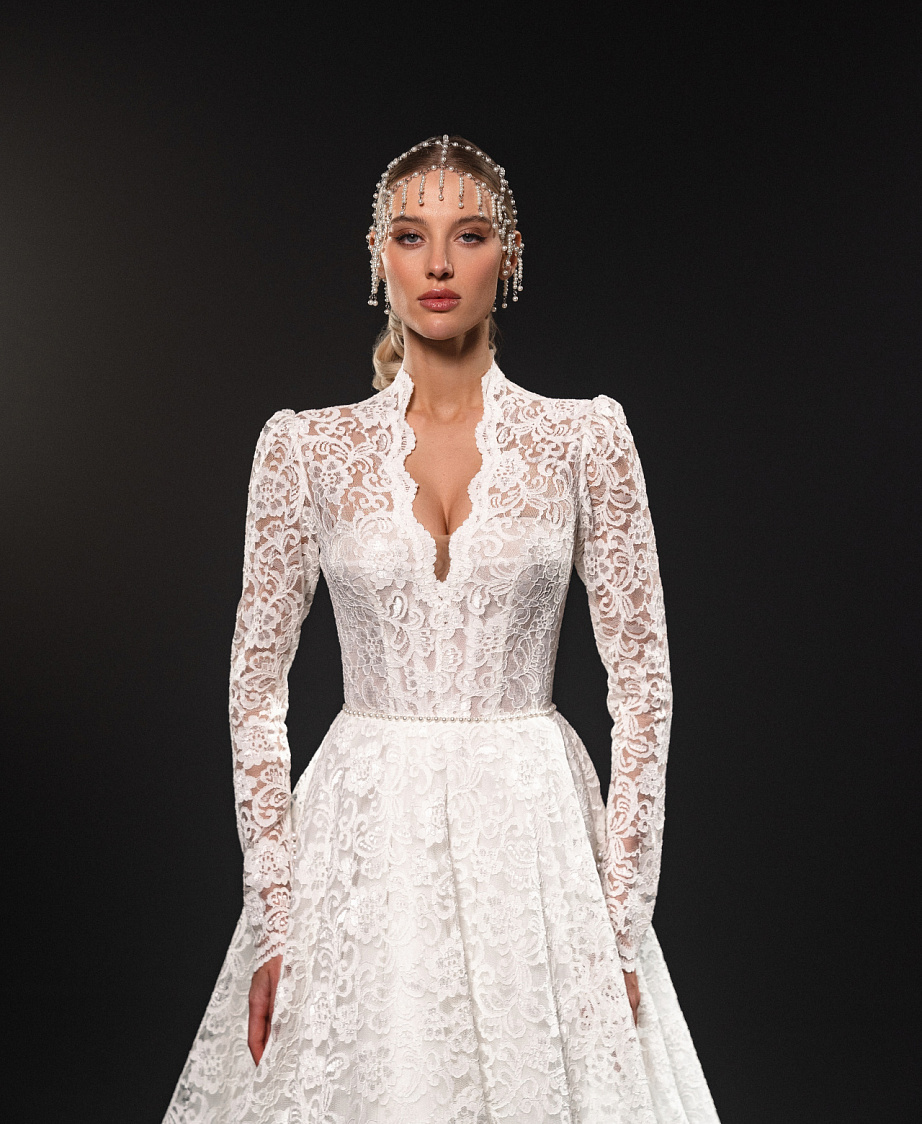 Белое закрытое кружевное платье фото