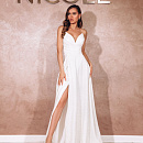 Серебряное свадебное платье с разрезом фото