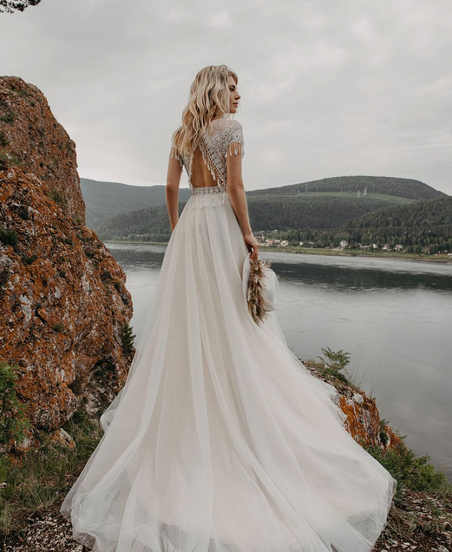 Легкое свадебное платье в стиле бохо фото