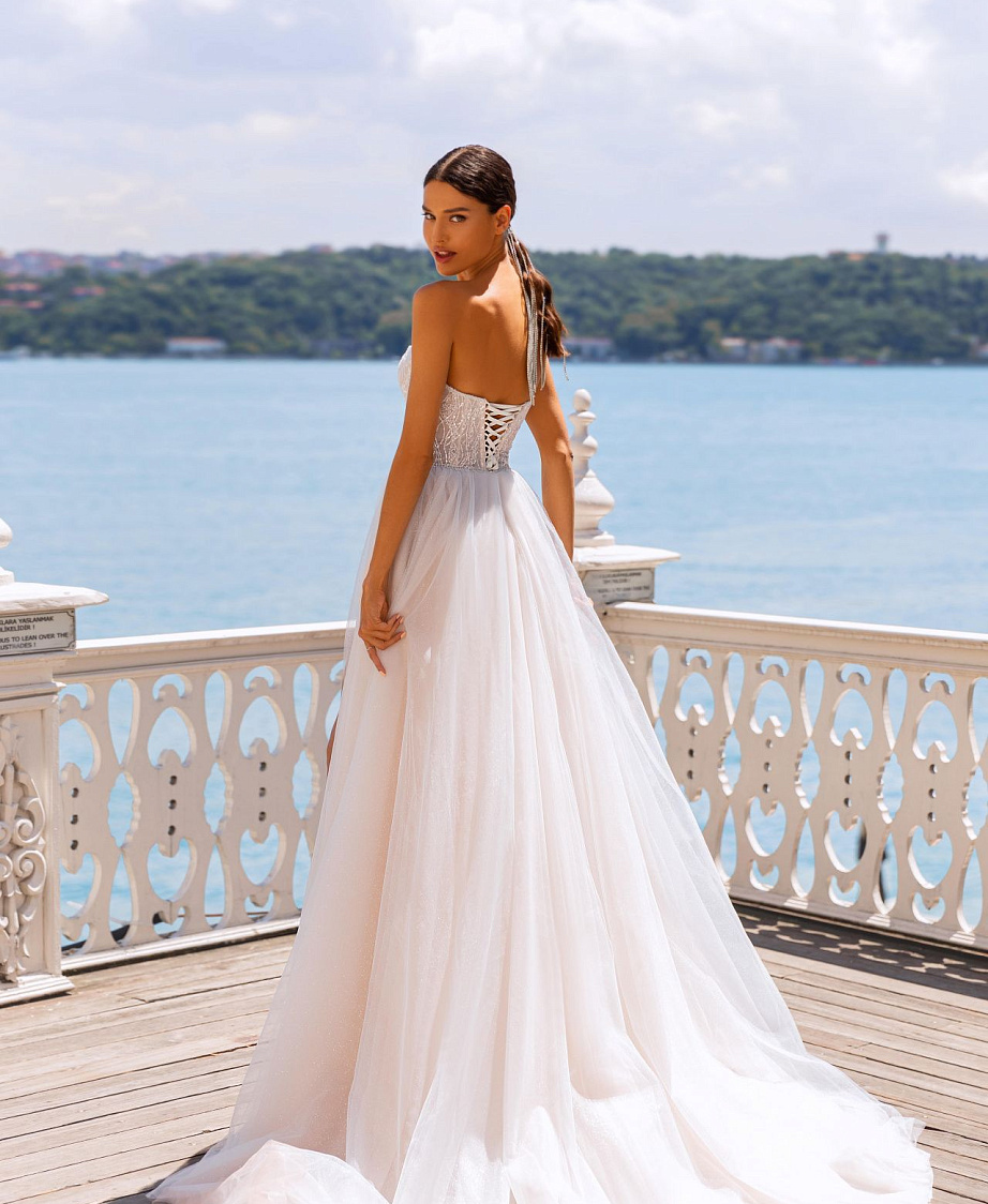 Соблазнительное свадебное платье фото