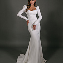 Стильное облагающее свадебное платье с рукавами фото