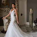 Кружевное свадебное платье со съемными крыльями фото