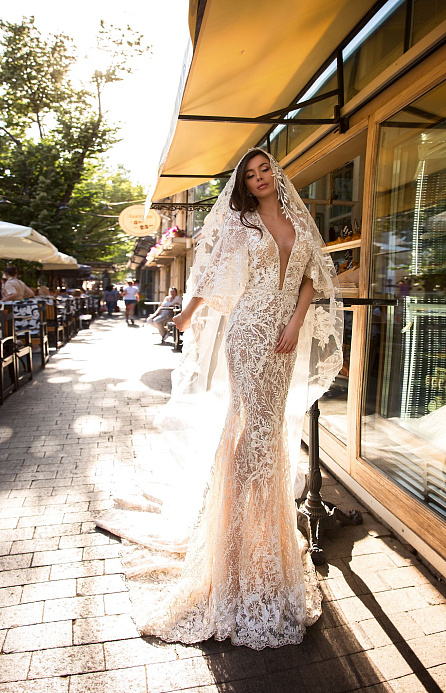 Однослойная фата с кружевом фото