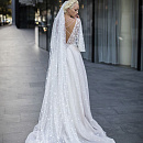 Сверкающая свадебная фата фото