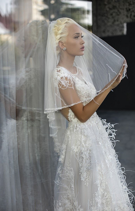 Фата с мерцающей окантовкой фото