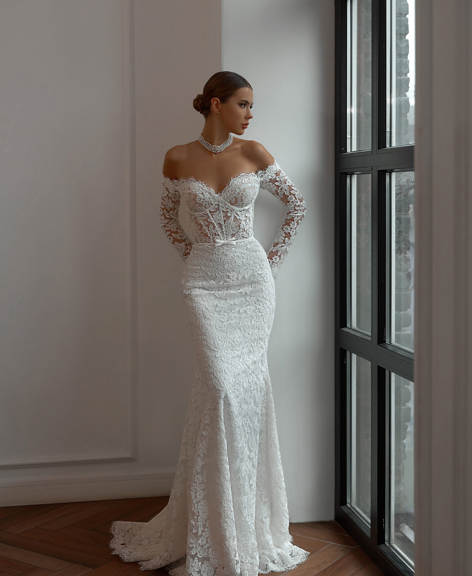 Белое кружевное свадебное платье рыбка с рукавами фото