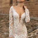 Свадебное платье русалка с рукавами и открытой спиной фото