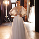 Нежное свадебное платье с объемными рукавами фото