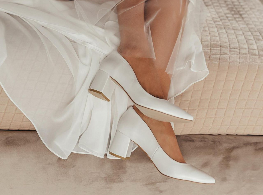 Свадебные туфли на устойчивом невысоком каблуке фото