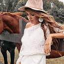 Шерстяной свитер тонкой вязки