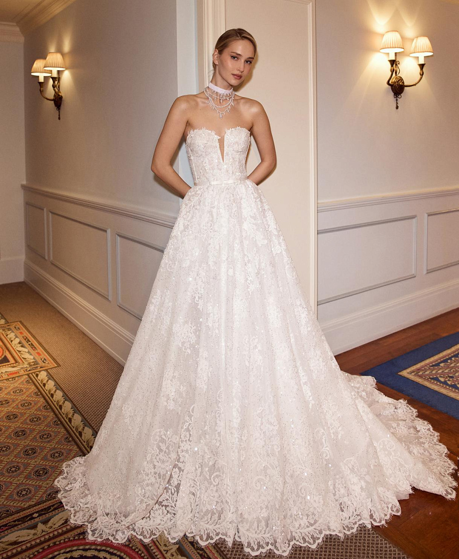 Пышное кружевное свадебное платье со съемным болеро фото