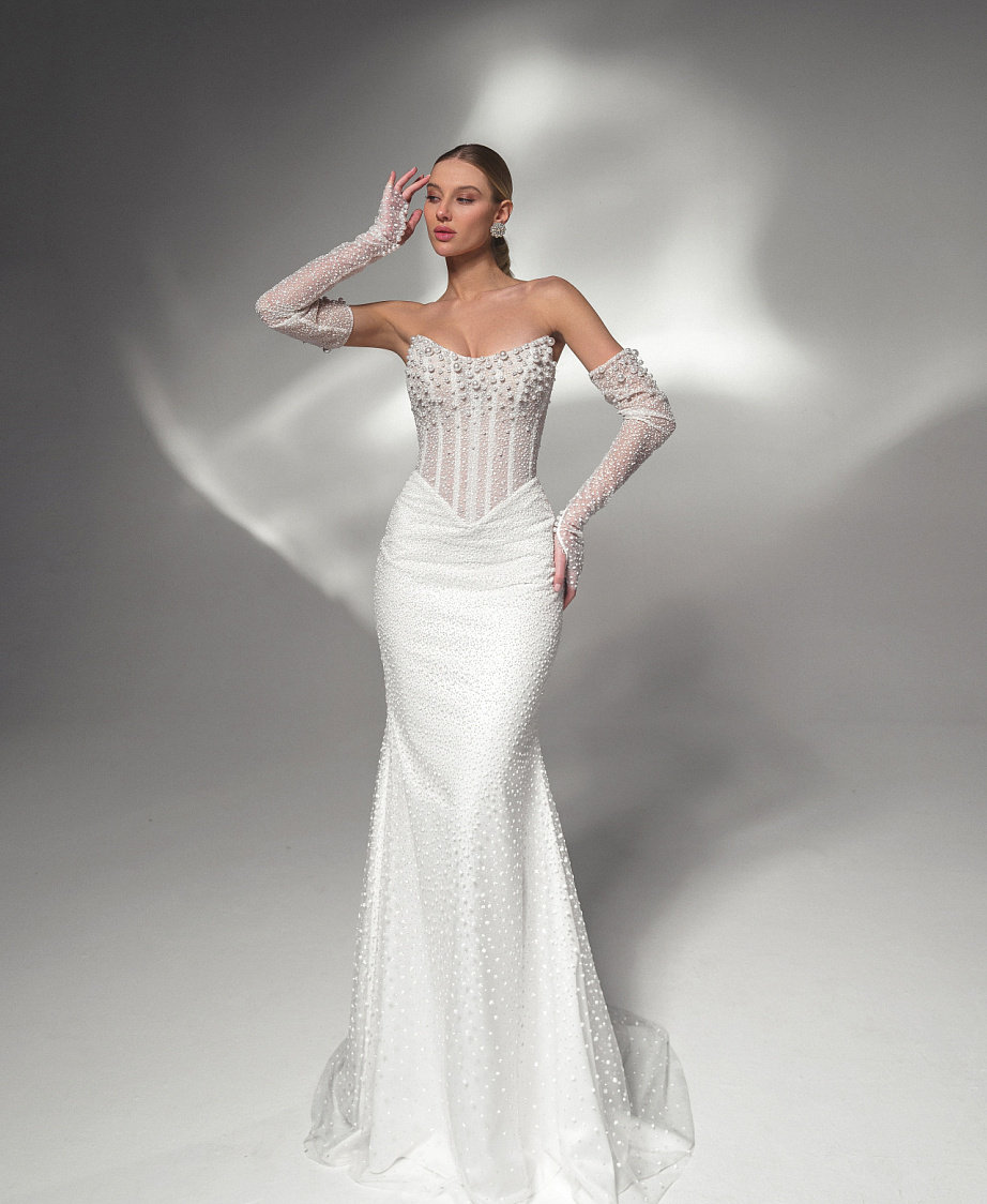 Роскошное платье расшитое крупным жемчугом фото