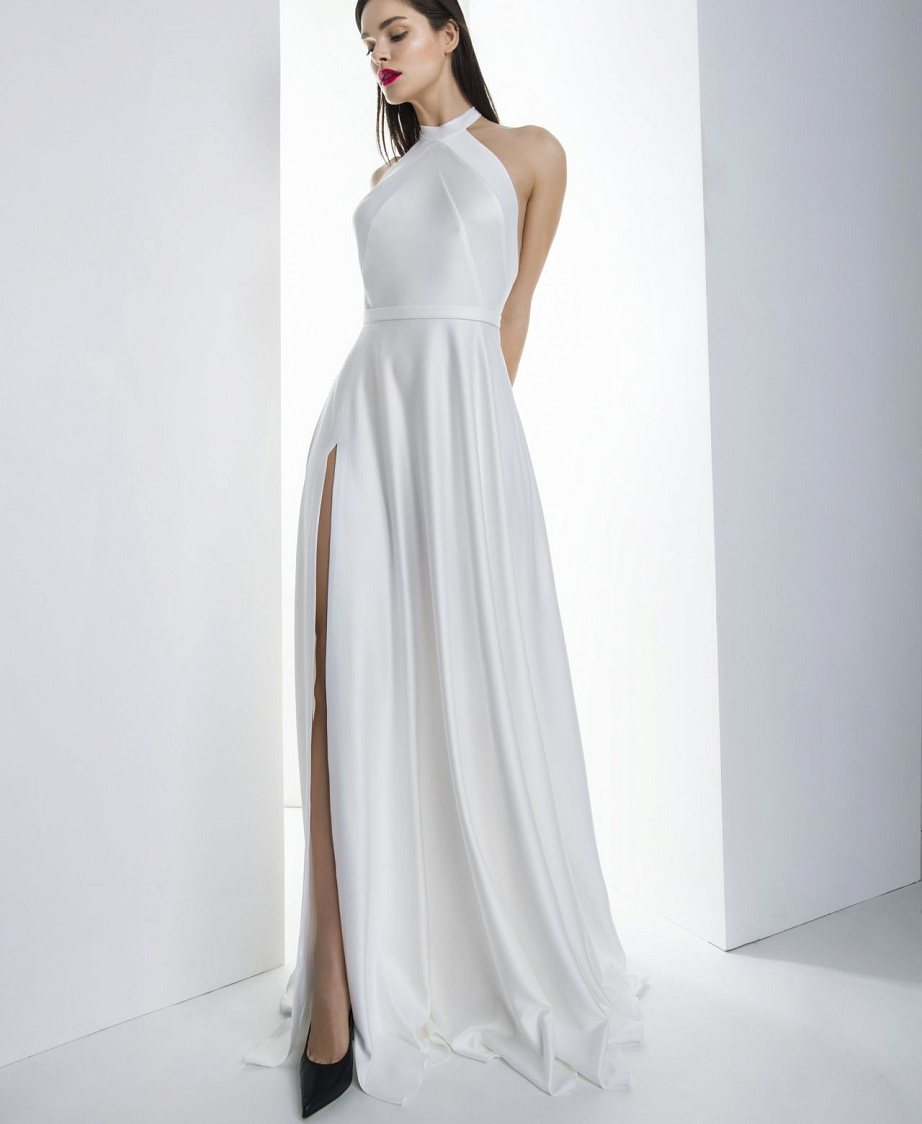Белое шёлковое платье в пол фото
