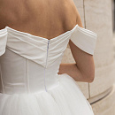 Нежное свадебное платье со шлейфом