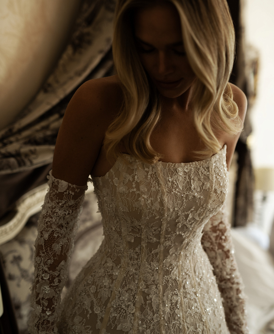 Корсетное свадебное платье мини фото