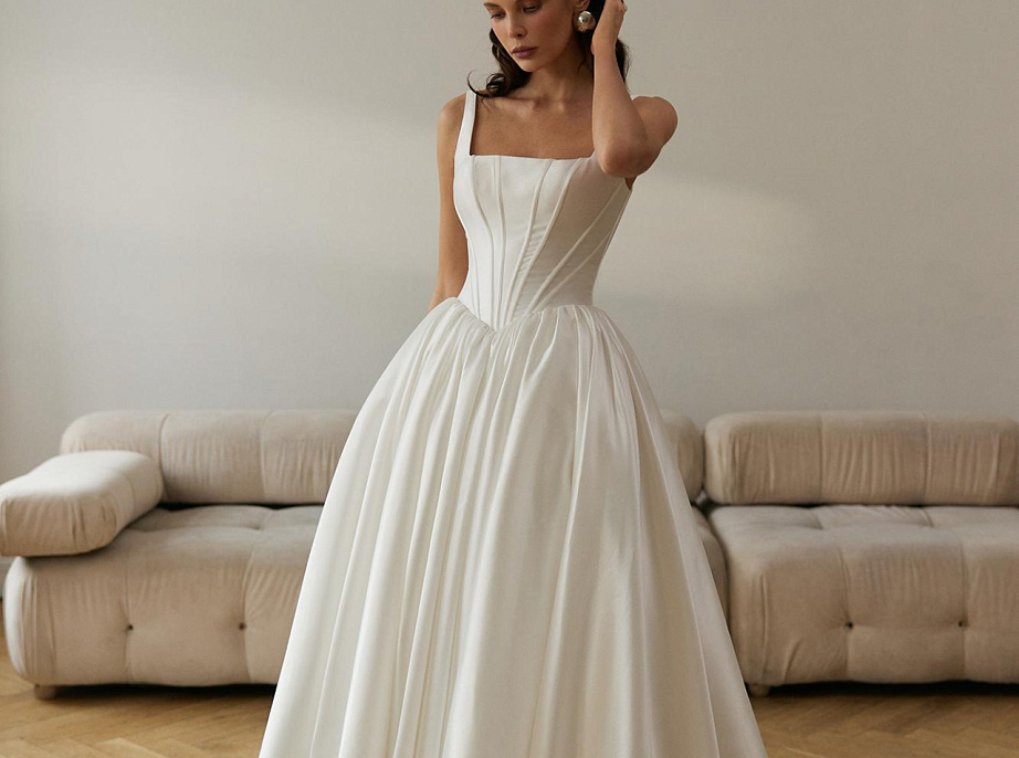 Пышное атласное свадебное платье в стиле принцесса фото