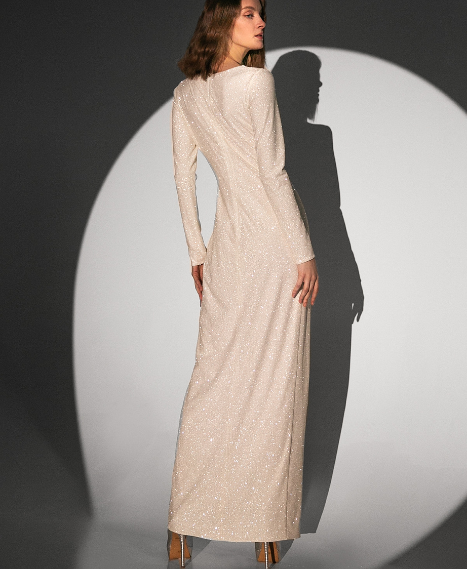 Прямое свадебное платье с глиттерным напылением фото