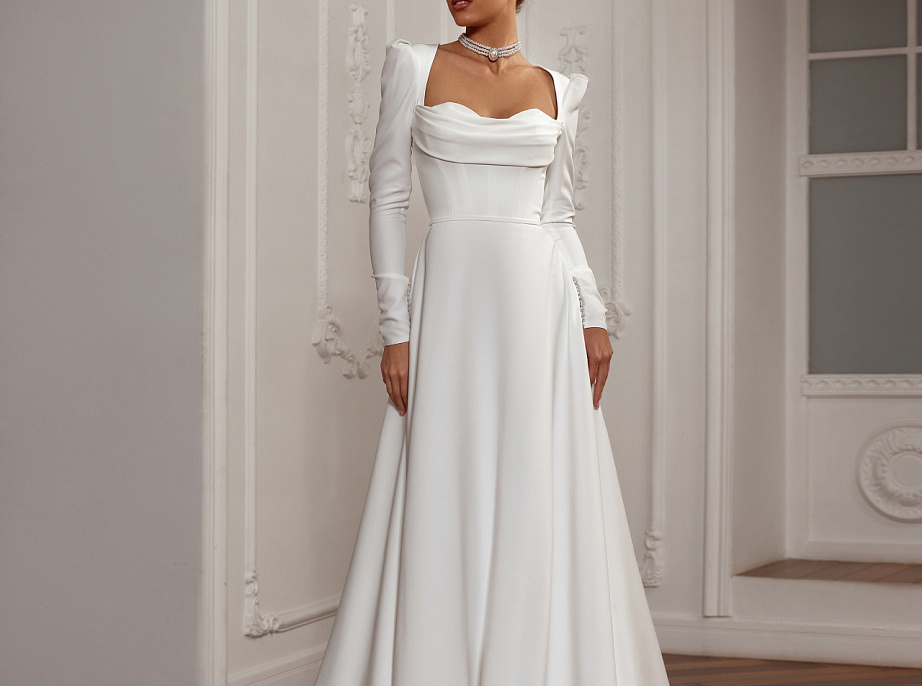 Элегантное свадебное платье с декольте в форме сердца фото