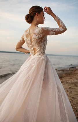 Легкое свадебное платье с прозрачными  рукавами фото