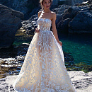 Кружевное платье с мерцающей юбкой