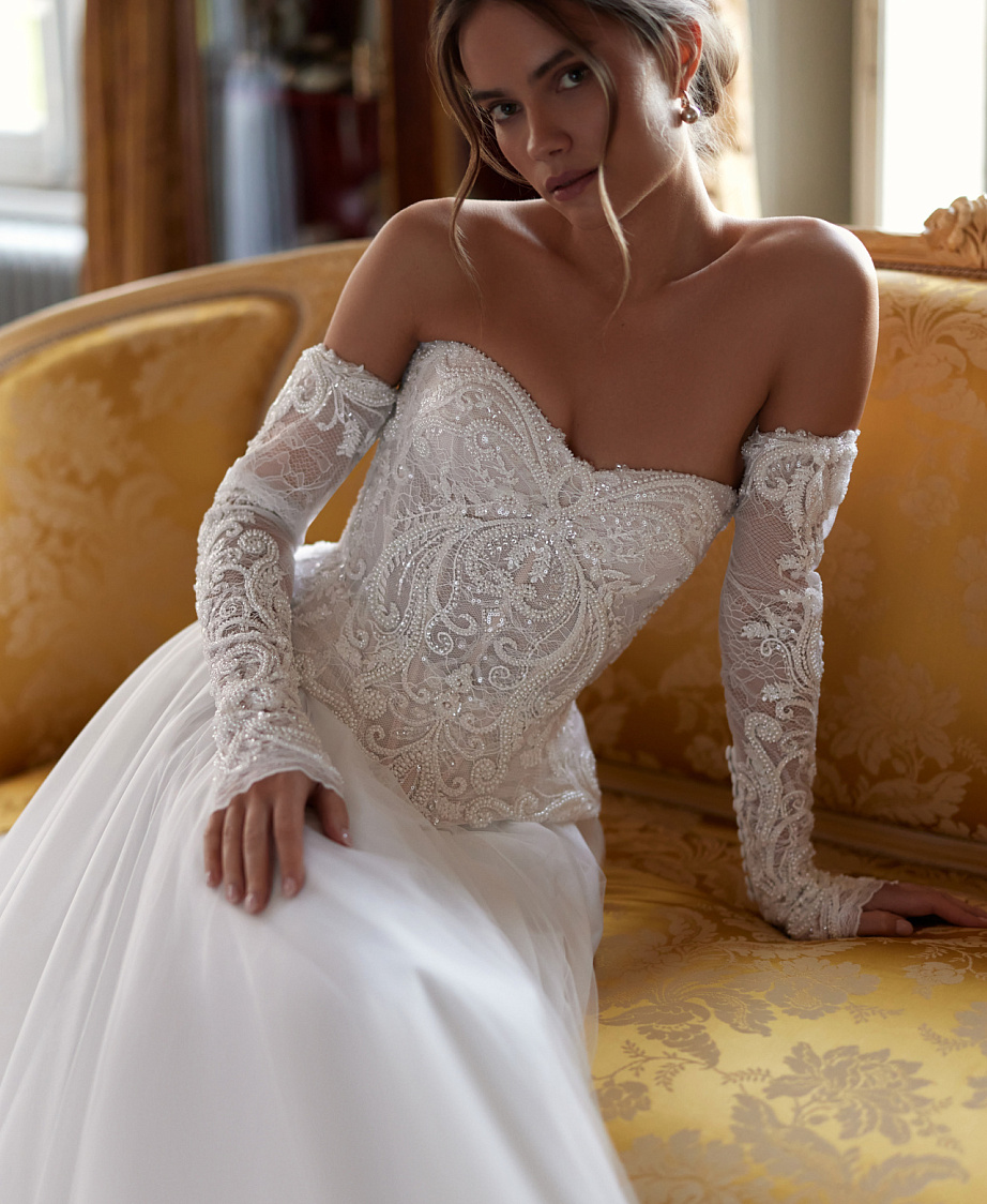 Свадебный комплект с роскошным корсетом фото