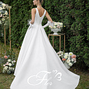 Лаконичное свадебное платье с квадратным вырезом плюс сайз фото