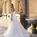 Сияющее свадебное платье А-силуэта фото