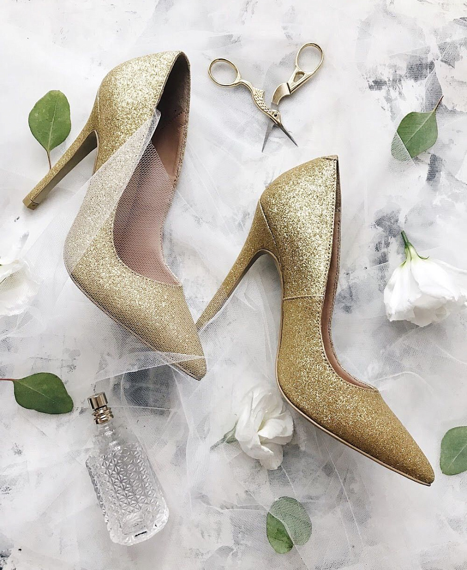Золотые свадебные туфли фото