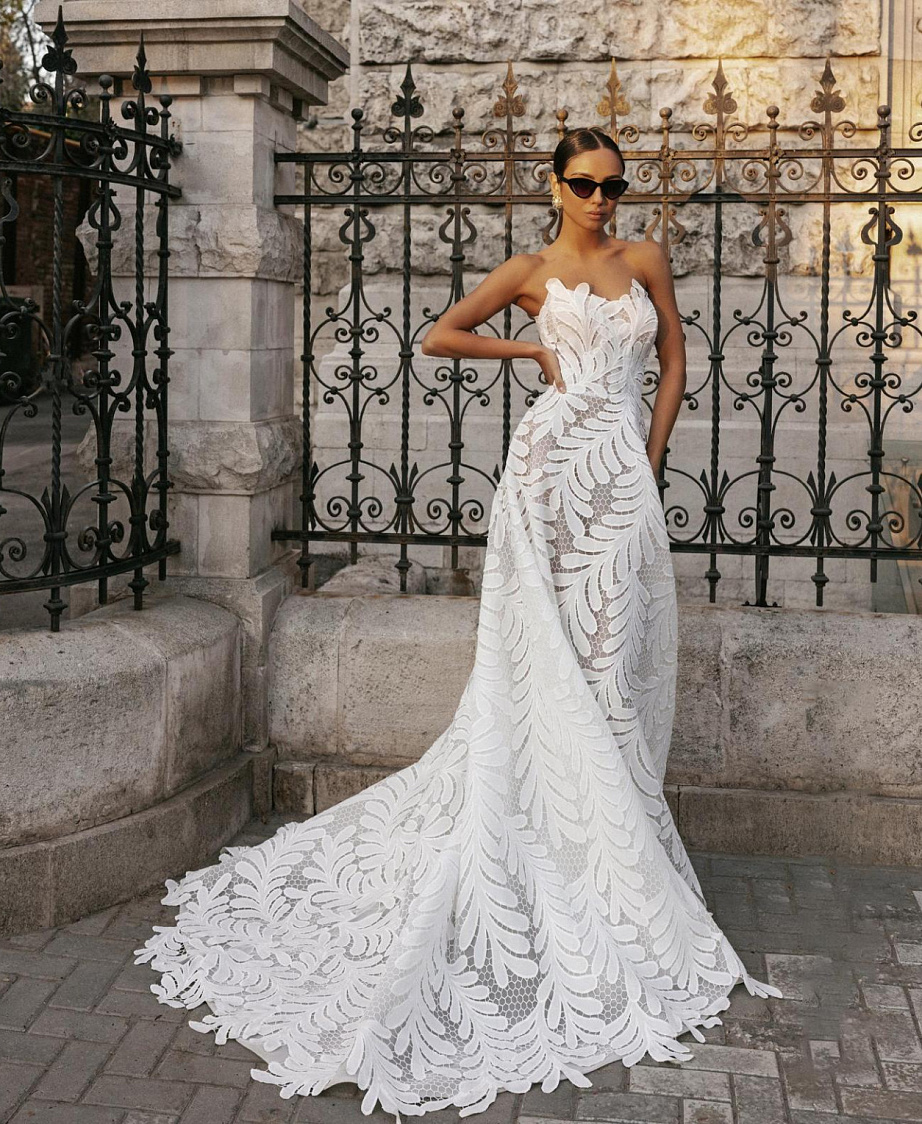 Необычное кружевное свадебное платье фото