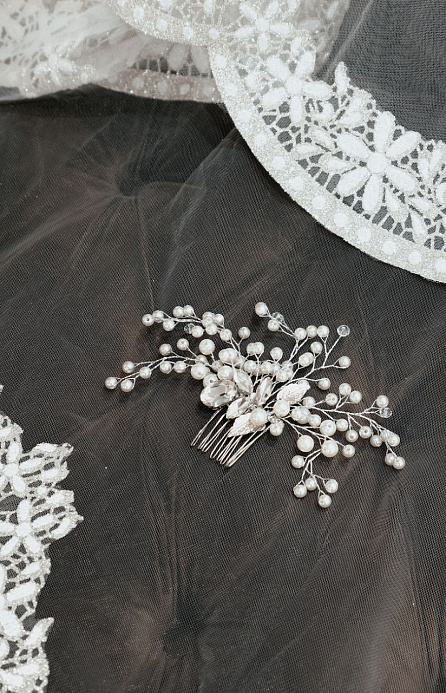 Гребешок с жемчугом для волос фото