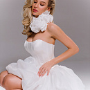 Короткое свадебное платье на корсете в стиле принцесса фото