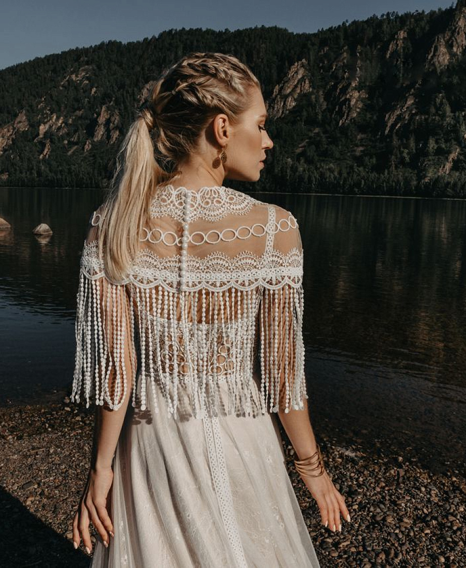 Этническое свадебное платье со съемным болеро фото