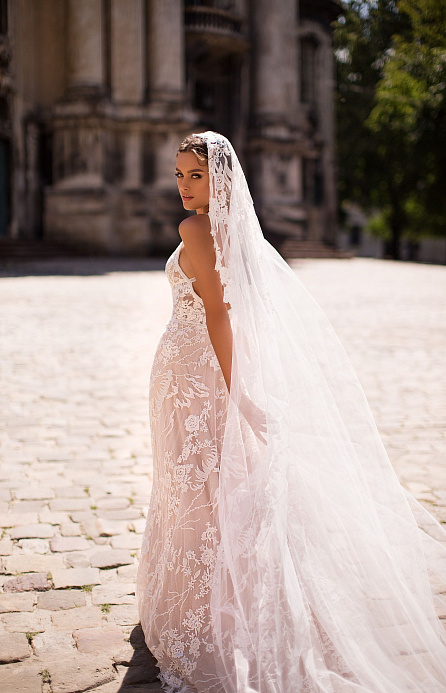 Струящаяся фата испанка фото
