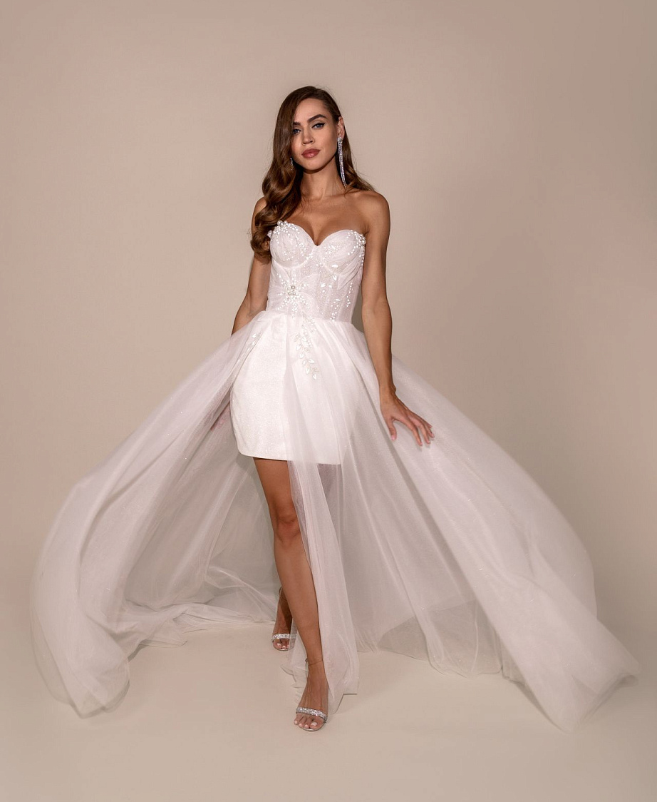 Короткое платье с прозрачной юбкой