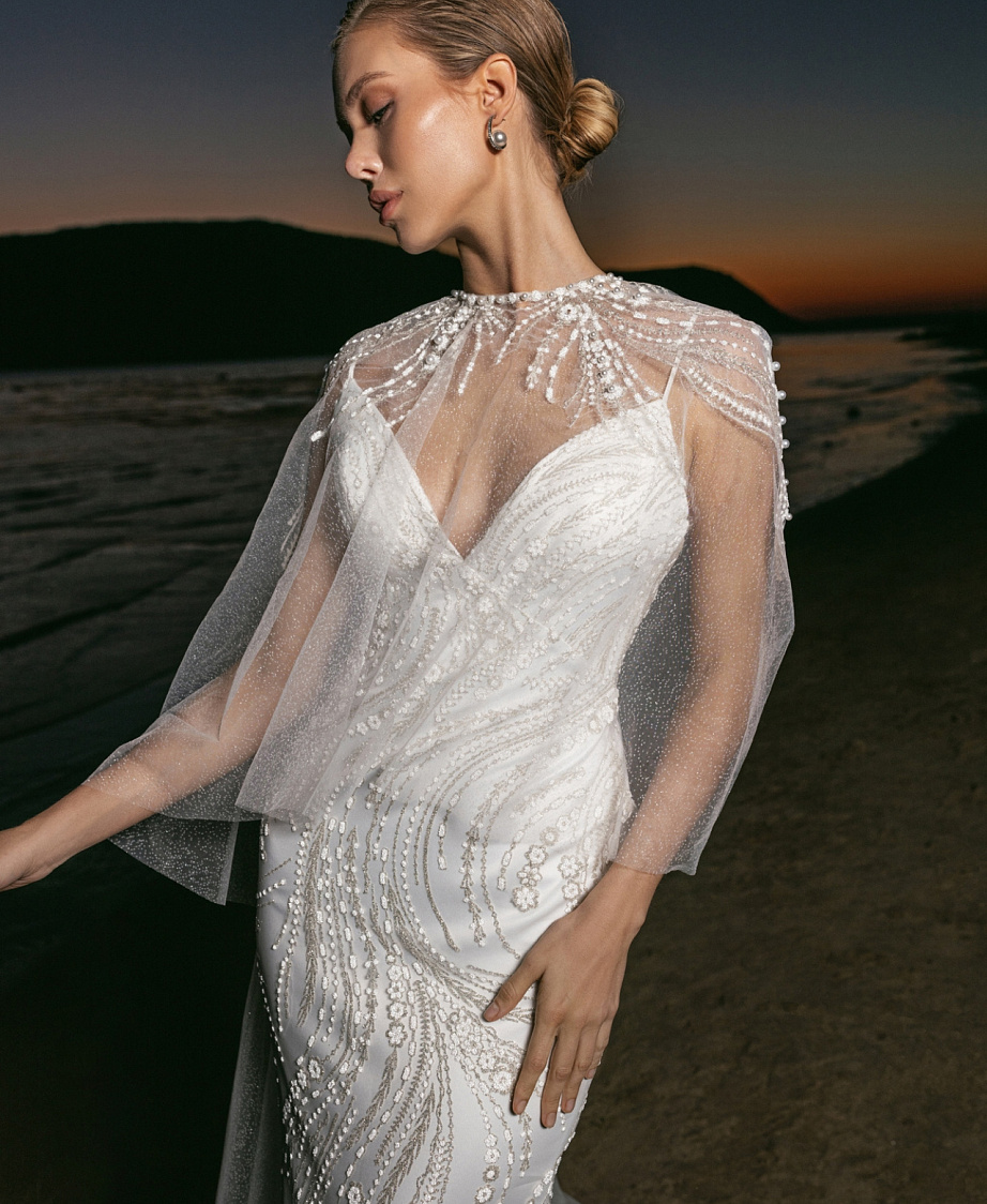 Свадебное платье рыбка в светоотражающей ткани фото