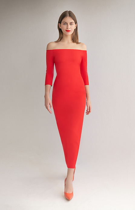 Красное вечернее платье миди с открытыми плечами фото